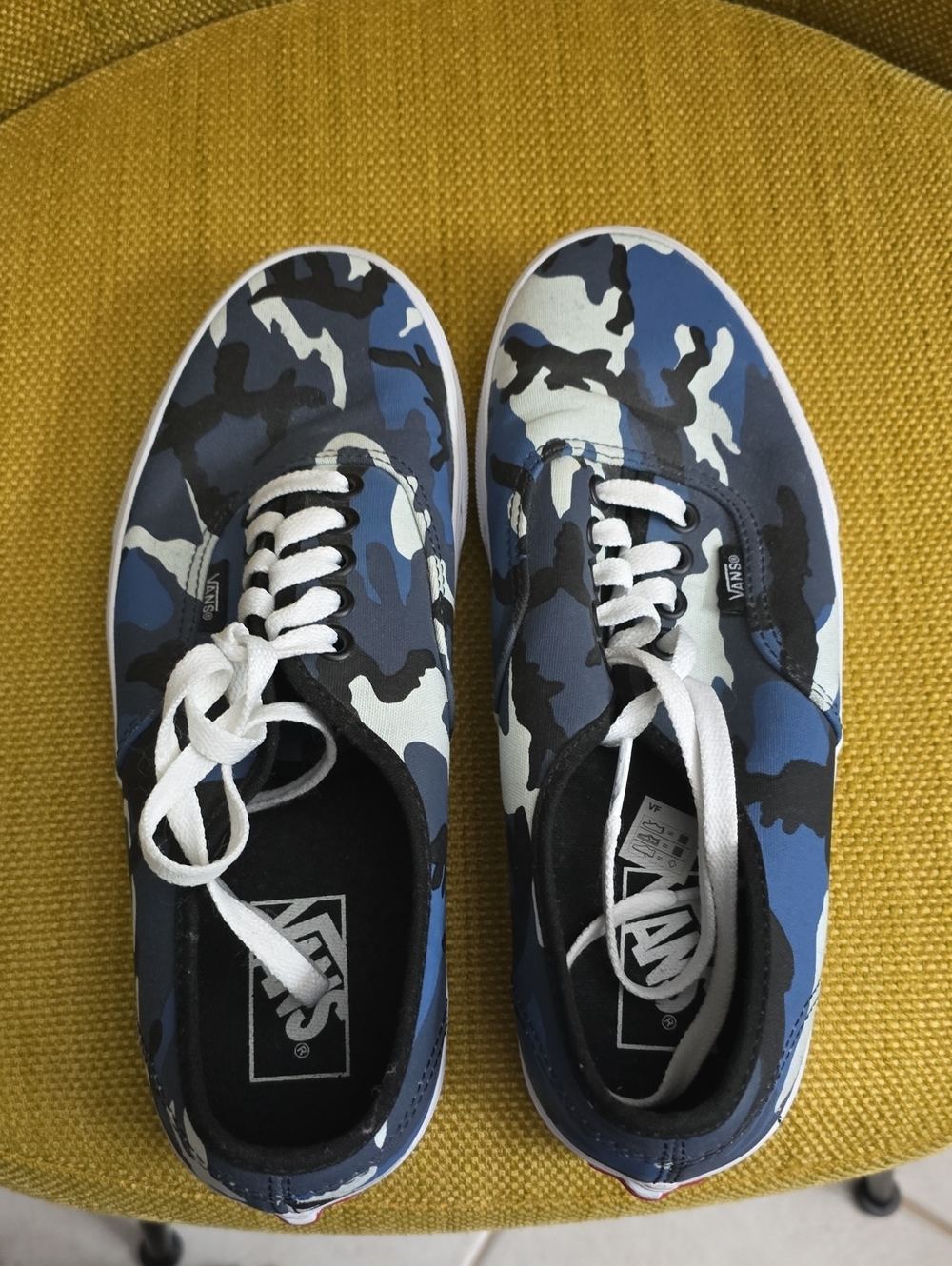 Vans Authentic (Pop Camo) in Black/Dress Blue (Style Code: VN0A38EMRK2).